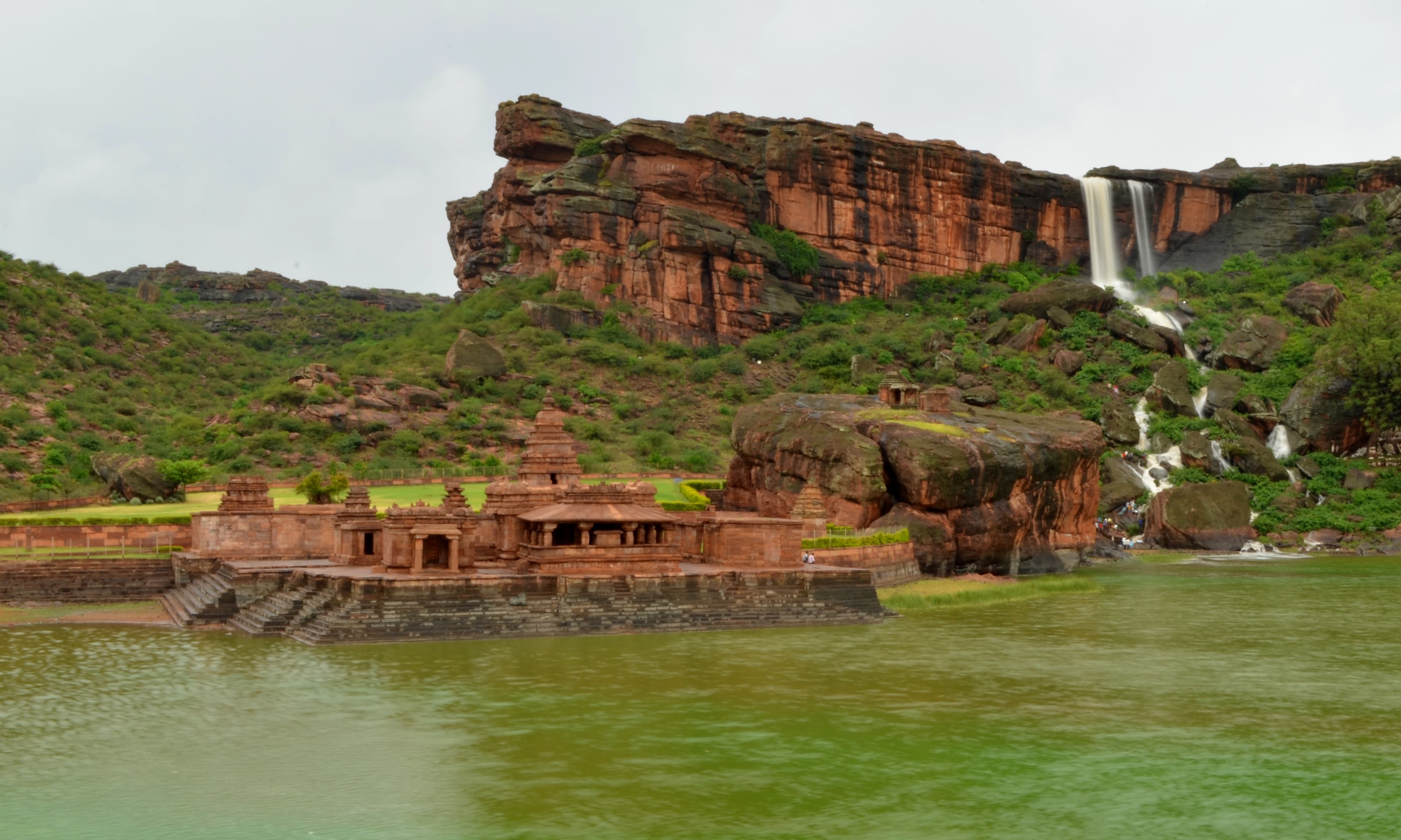 chennai to badami taxi service